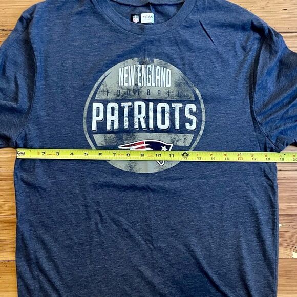 New England Patriots team apparel T-Shirt. Size M. - Picture 6 of 7